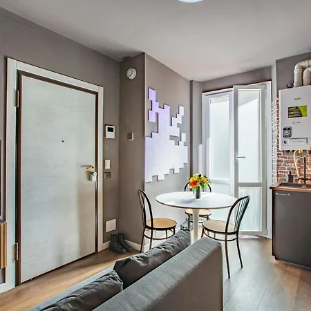 - Old Town Terrace - 3 Min From And Station Apartamento *