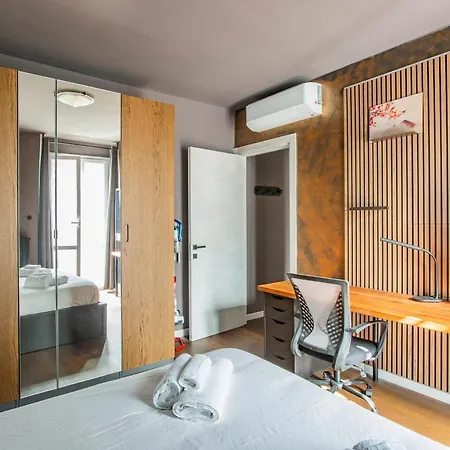 - Old Town Terrace - 3 Min From And Station Apartamento Lecco