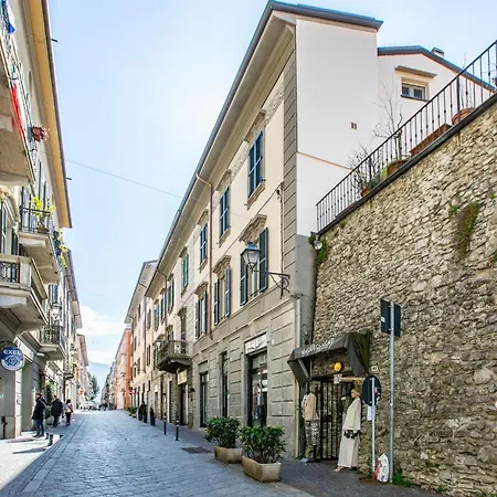 - Old Town Terrace - 3 Min From And Station Apartamento